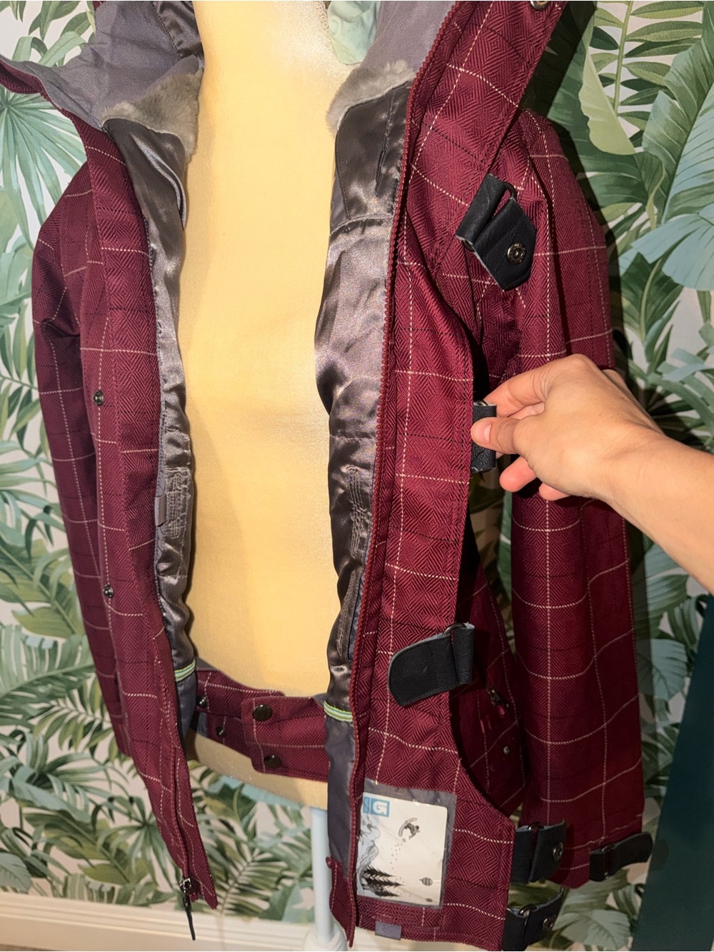 Burton Dryride Dream Maroon Women’s Snowboarding Jacket Medium - Like New - Picture 8 of 14